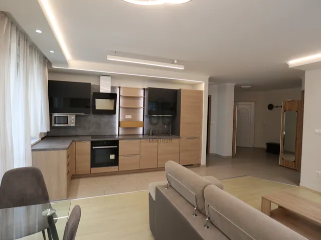 Kiadó lakás Kecskemét, Belváros 76 nm