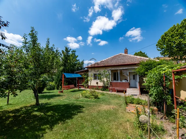 Eladó ház Kecskemét, Hunyadiváros 73 nm