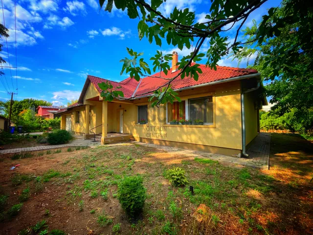 Eladó ház Kecskemét, Hunyadiváros 164 nm