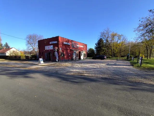 Eladó kereskedelmi és ipari ingatlan Kecskemét, Talfája 120 nm