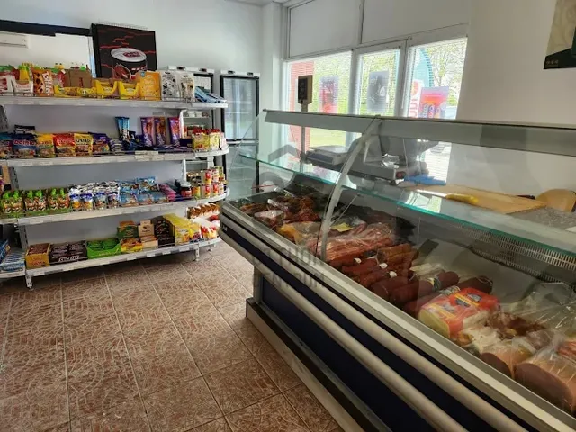 Eladó kereskedelmi és ipari ingatlan Kecskemét, Talfája 120 nm