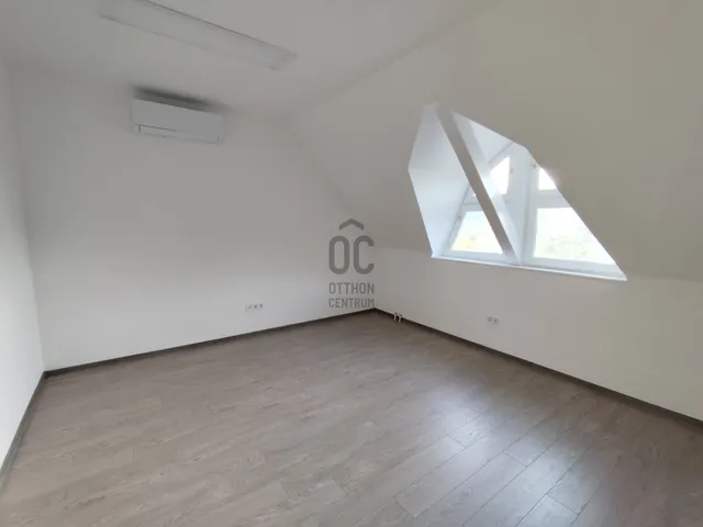 Kiadó kereskedelmi és ipari ingatlan Kecskemét, Belváros 150 nm