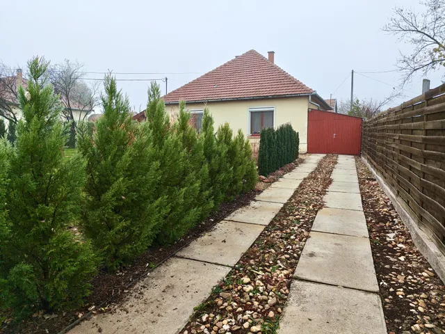 Eladó ház Kecskemét, Hetényegyháza 82 nm