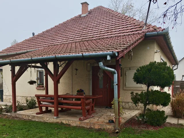 Eladó ház Kecskemét, Hetényegyháza 82 nm