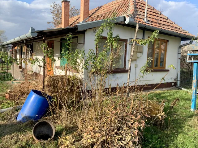 Eladó ház Tiszajenő 36 nm
