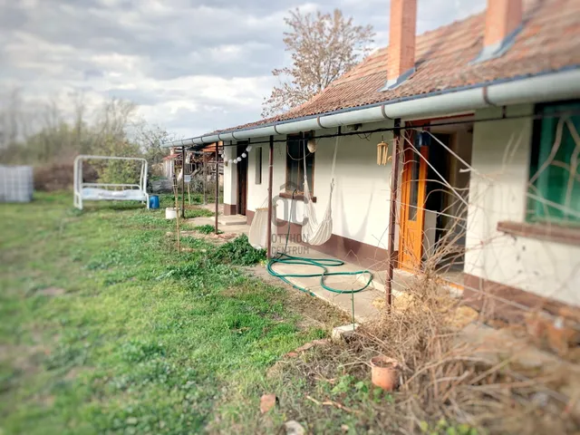 Eladó ház Tiszajenő 36 nm