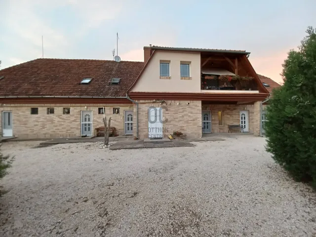 Eladó kereskedelmi és ipari ingatlan Kecskemét 570 nm