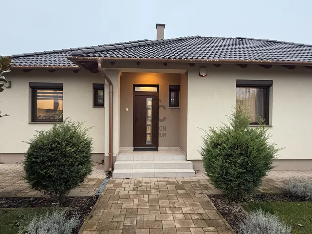 Eladó ház Ballószög 105 nm