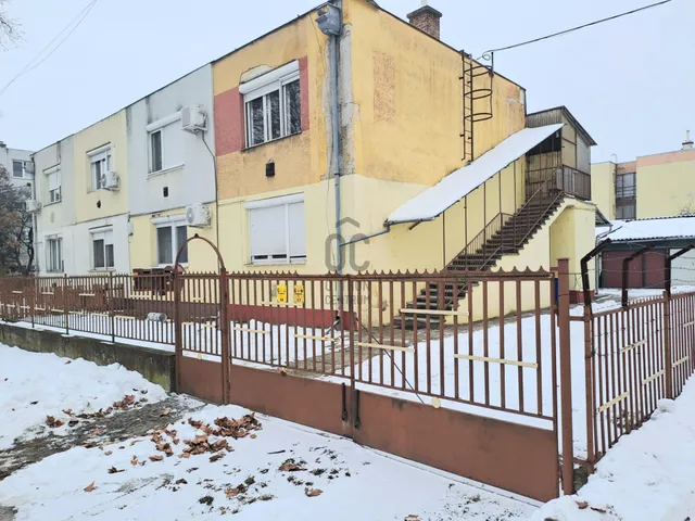 Eladó lakás Kecskemét, Műkertváros 38 nm