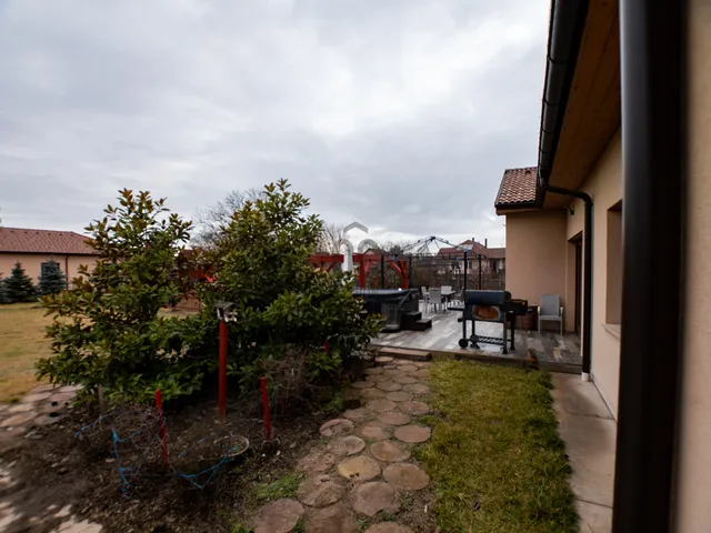 Eladó ház Kecskemét, Máriahegy 230 nm
