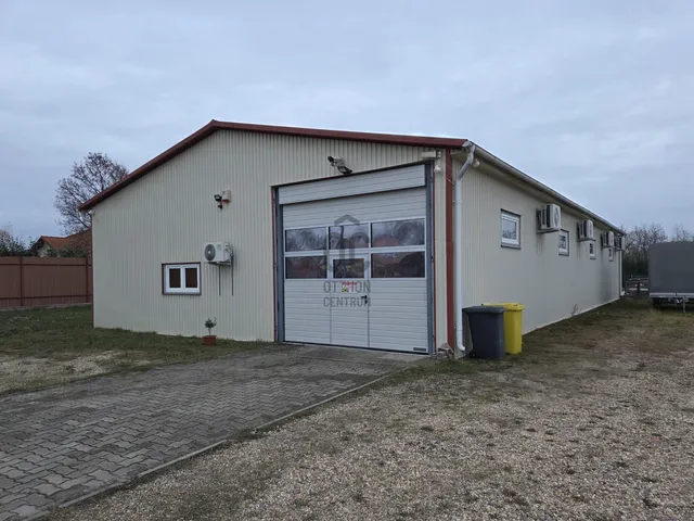 Eladó kereskedelmi és ipari ingatlan Kecskemét, Katonatelep 305 nm