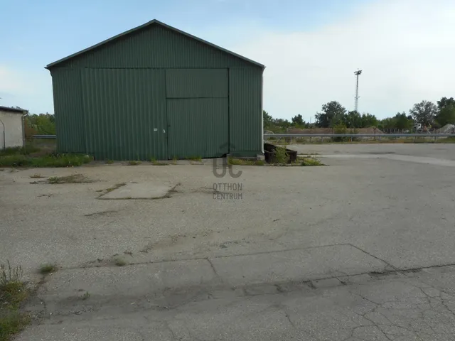 Kiadó kereskedelmi és ipari ingatlan Kecskemét, Szolnokihegy 560 nm