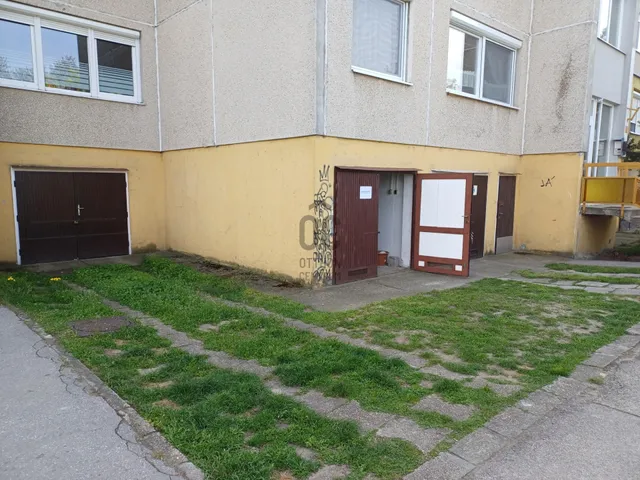 Eladó garázs Kecskemét, Széchenyiváros 26 nm