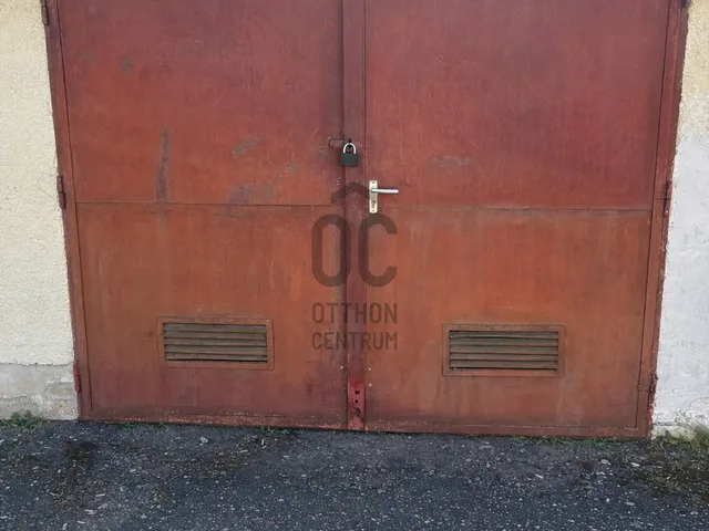 Eladó garázs Kecskemét, Széchenyiváros 16 nm