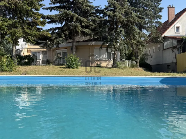 Eladó ház Kecskemét, Hunyadiváros 360 nm