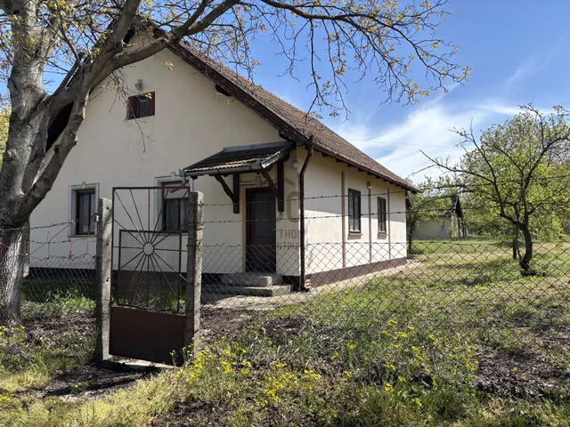 Eladó ház Kecskemét, Felsőszéktó 85 nm