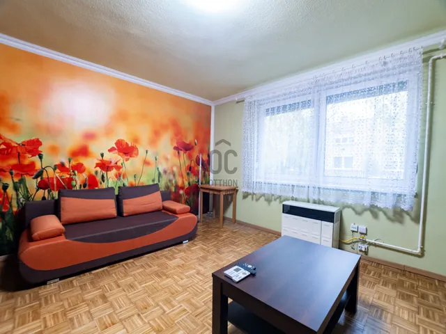 Eladó lakás Kecskemét, Műkertváros