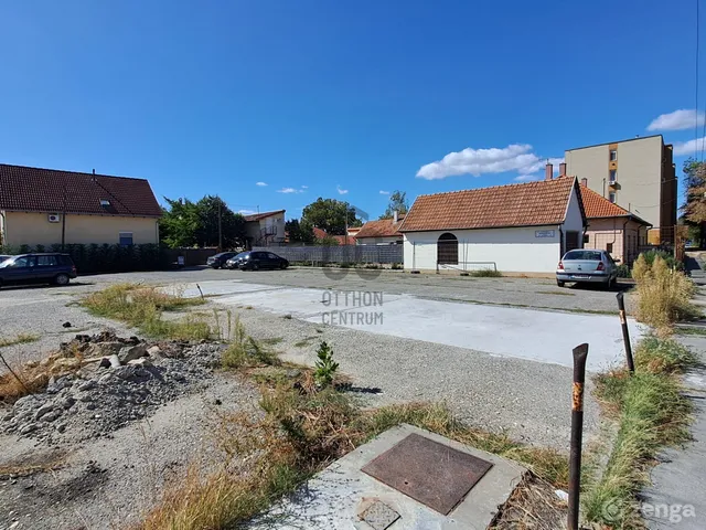 Eladó telek Kecskemét, Petőfiváros 360 nm
