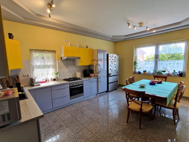 Eladó ház Budapest XVIII. kerület, Erdőskert 244 nm