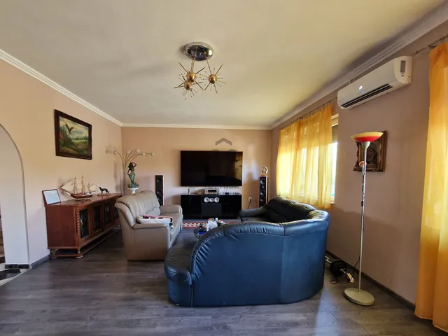 Eladó ház Budapest XVIII. kerület, Erdőskert 244 nm