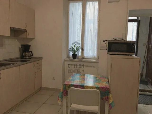 Eladó lakás Budapest VI. kerület 55 nm