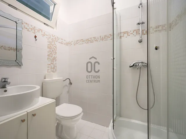 Eladó ház Üröm 450 nm