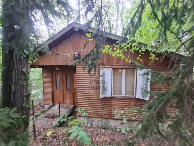 Eladó telek Kismaros 713 nm