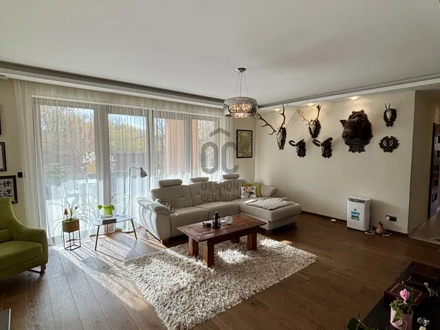 Eladó ház Szada 211 nm