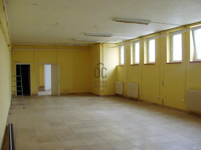 Kiadó kereskedelmi és ipari ingatlan Solymár 209 nm