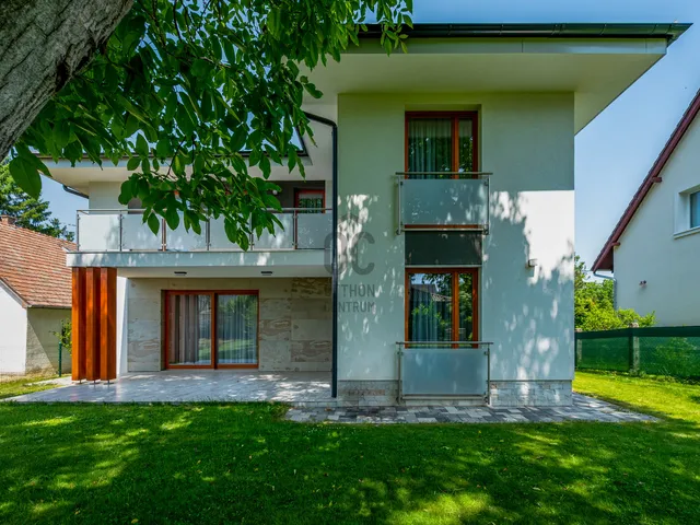 Eladó ház Budapest II. kerület, Erzsébetliget 273 nm
