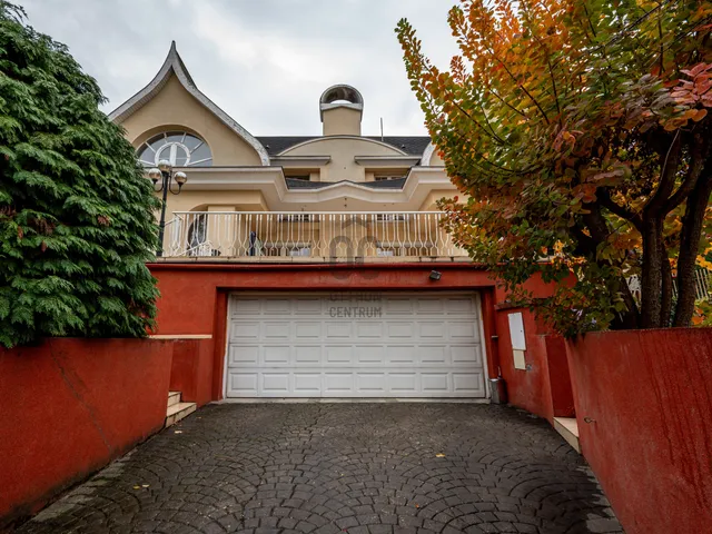 Eladó ház Budapest III. kerület, Remetehegy 294 nm