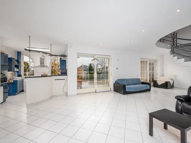 Eladó ház Budapest III. kerület, Remetehegy 294 nm