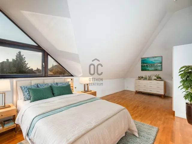 Eladó ház Budapest II. kerület, Pálvölgy 210 nm