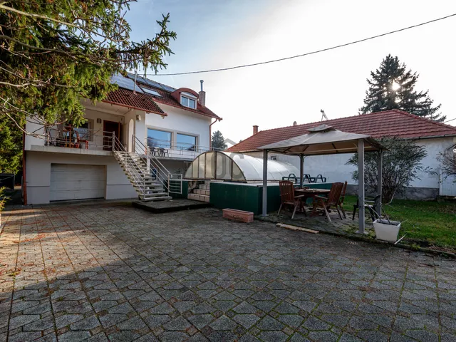 Eladó ház Budapest II. kerület, Pesthidegkút-Ófalu 343 nm