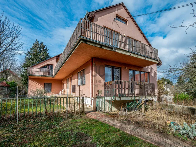 Eladó ház Budapest II. kerület, Széphalom 255 nm