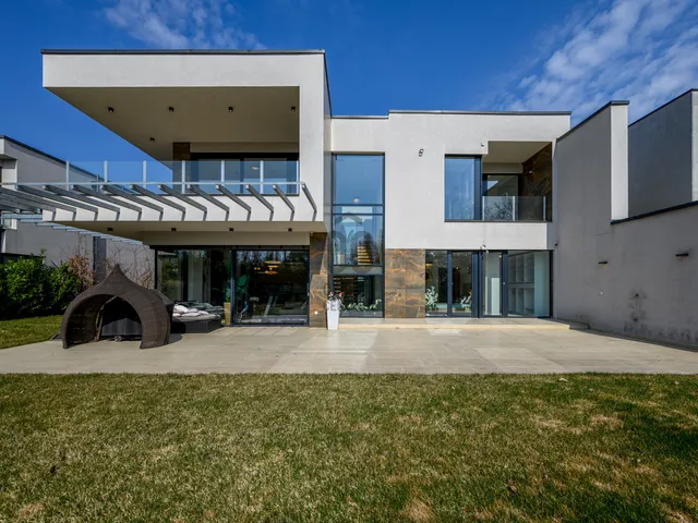 Eladó ház Budapest III. kerület, Csillaghegy 295 nm