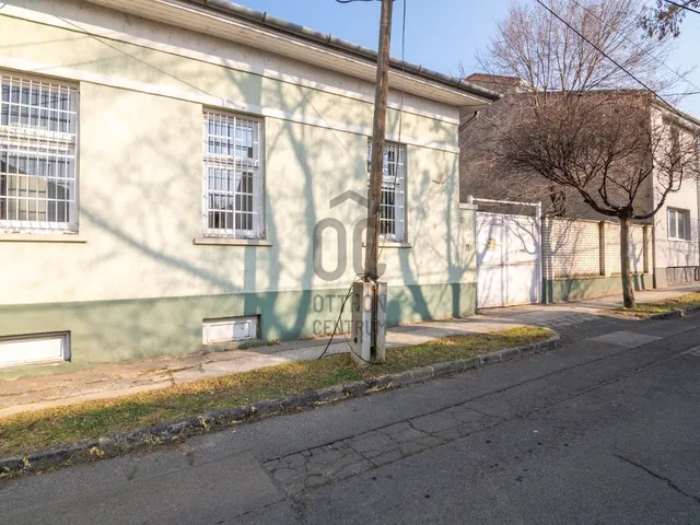 Eladó kereskedelmi és ipari ingatlan Budapest IV. kerület, Újpest 200 nm