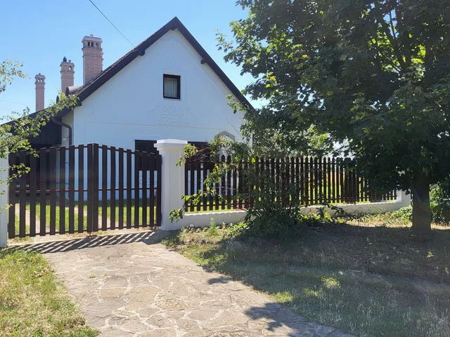 Eladó ház Kiskunlacháza 170 nm