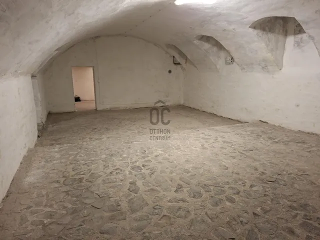 Eladó kereskedelmi és ipari ingatlan Budapest IX. kerület, Belső Ferencváros 257 nm