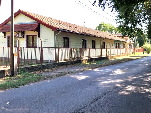 Eladó kereskedelmi és ipari ingatlan Debrecen, Falóger 340 nm