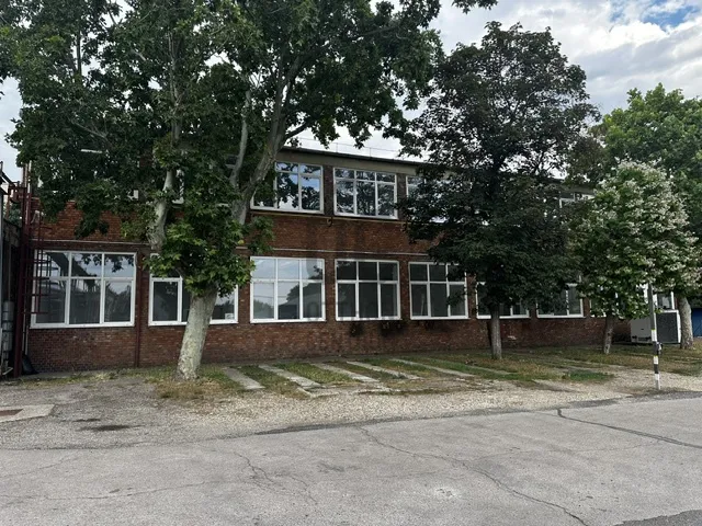 Eladó kereskedelmi és ipari ingatlan Budapest IV. kerület, Újpest 32284 nm