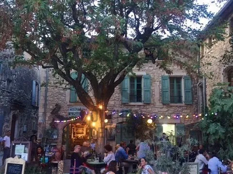 Eladó kereskedelmi és ipari ingatlan Szentendre, Belváros 196 nm