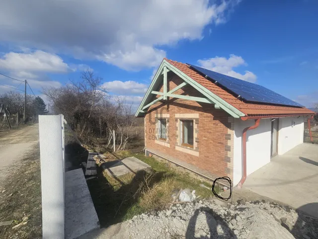 Eladó kereskedelmi és ipari ingatlan Etyek 160 nm