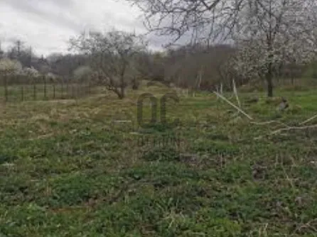 Eladó telek Üröm 585 nm