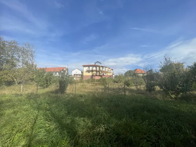 Eladó telek Csopak 1235 nm