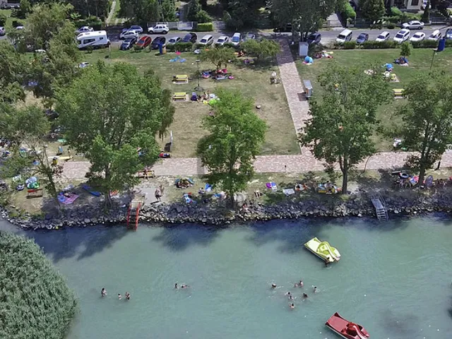 Eladó nyaraló Balatonszárszó 26 nm