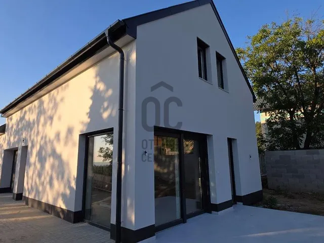 Eladó ház Üröm 106 nm