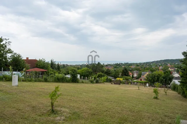 Eladó telek Balatonkenese 900 nm