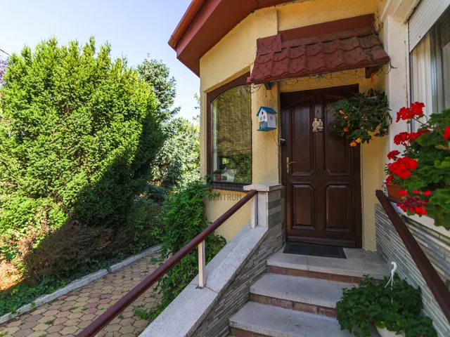 Eladó ház Budaörs 200 nm