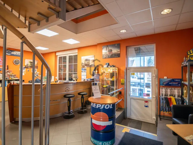 Eladó kereskedelmi és ipari ingatlan Budapest XXIII. kerület, Soroksár 306 nm